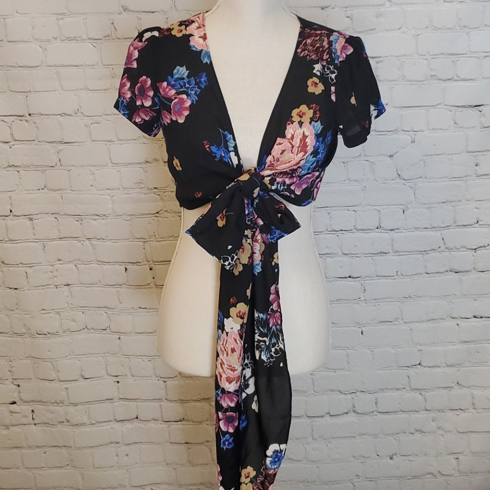 NAC boutique crop top